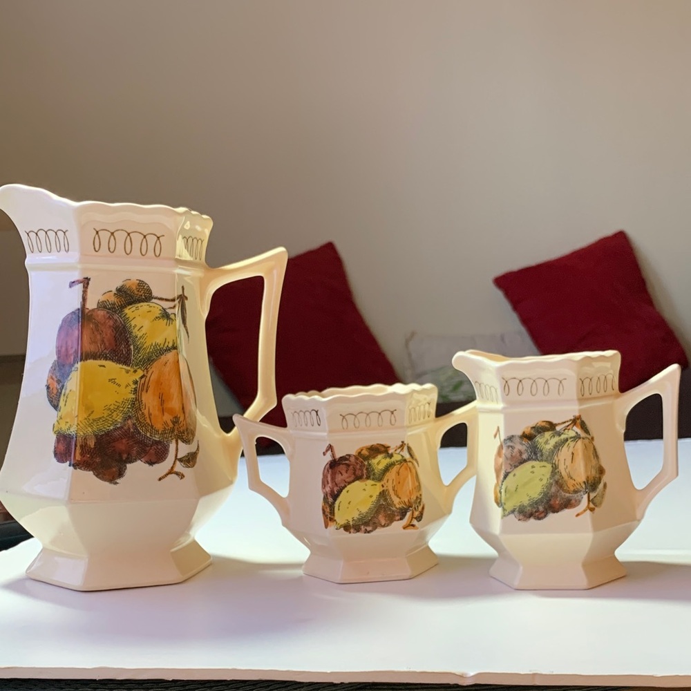 Vintage Charming Ceramic Fruit Design